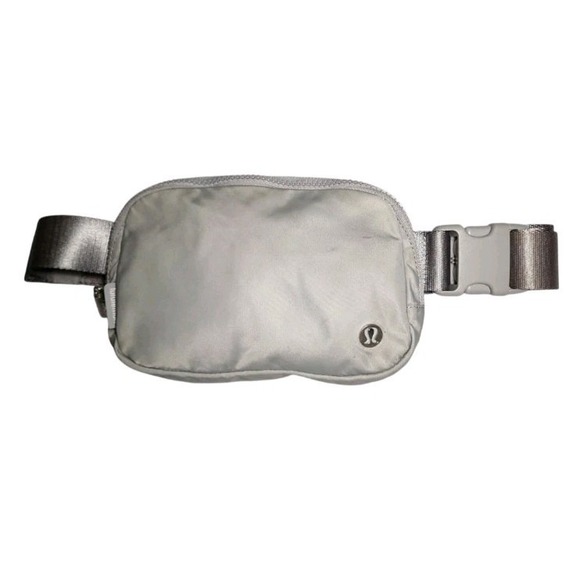 Lululemon Everywhere Belt Bag Womens Adjustable Zip Up Fanny Pack Athleisure - Picture 1 of 9